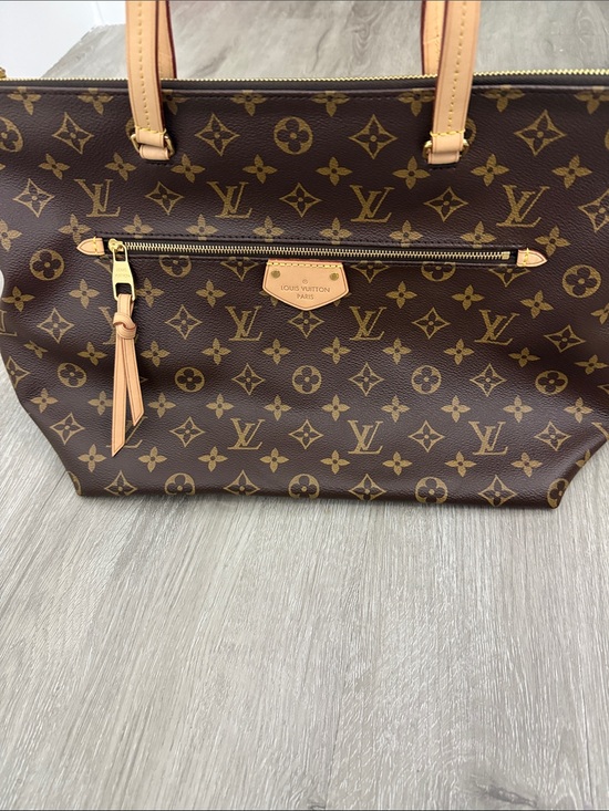 Louis Vuitton Handbags - Louis Vuitton IENA MM MNG Handbag